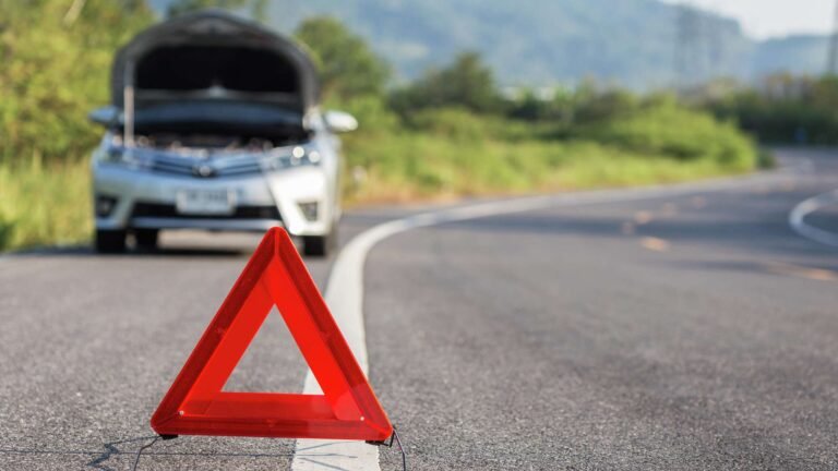 ¿Qué hacer si tu auto se descompone en carretera?