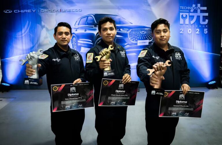 Víctor Manuel López Pérez obtiene segundo lugar nacional como Técnico Master Chirey en Puebla.